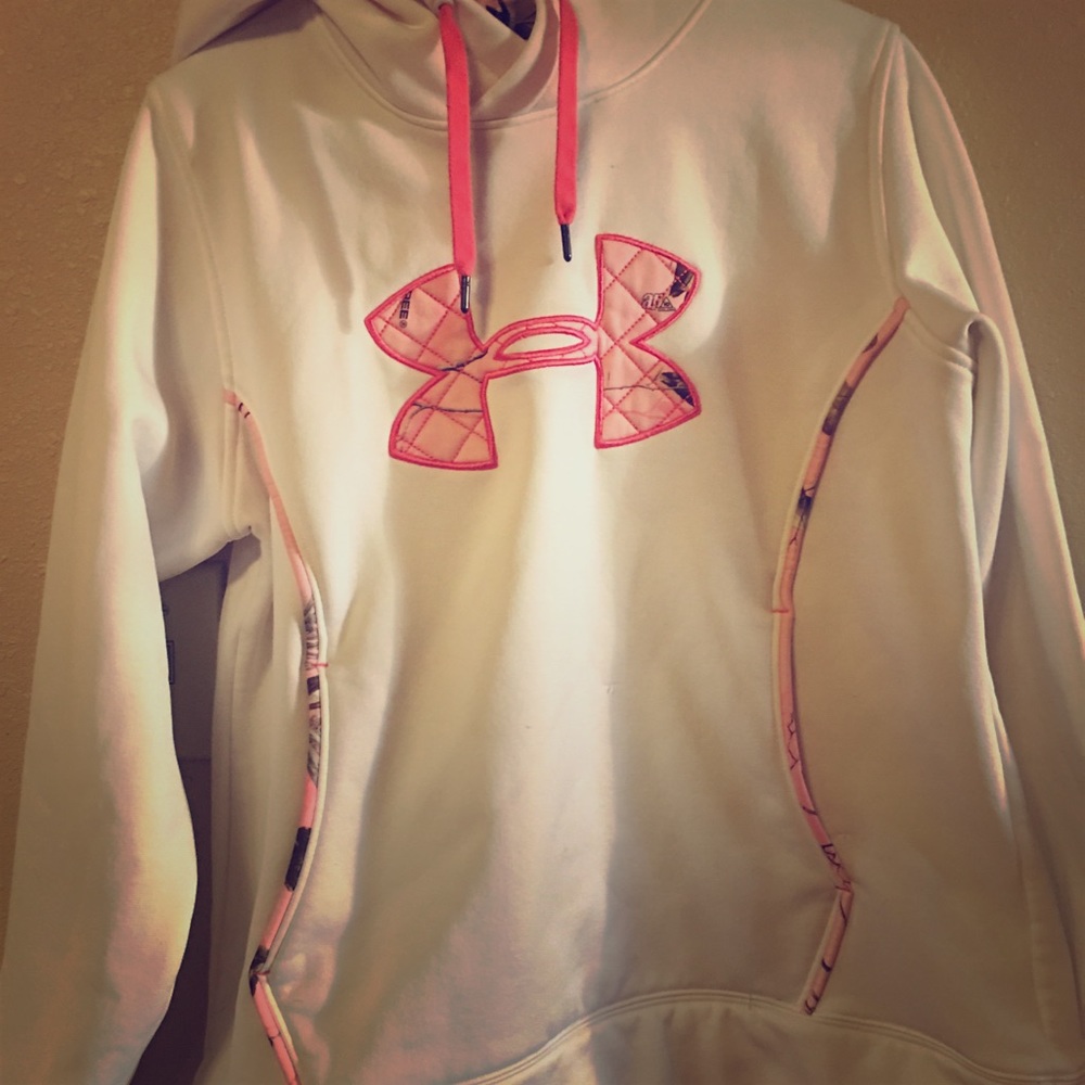 SOLD❗️White and pink camp under armour sweatshirt